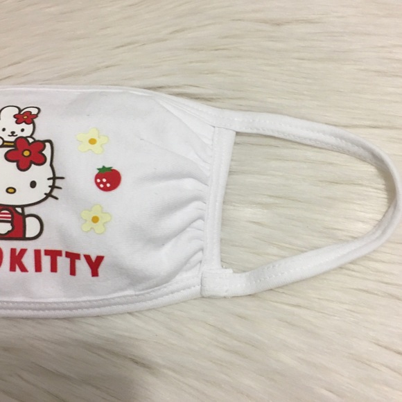 💕LAST 1💕 Hello kitty strawberry facial mask - Picture 7 of 7